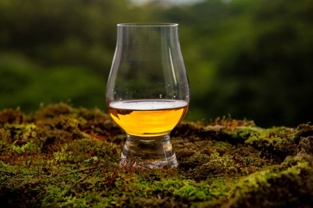 WHAT'S THE DIFFERENCE BETWEEN SCOTCH AND WHISKEY?